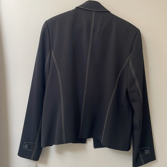 Black two piece suit - Picture 6 of 8